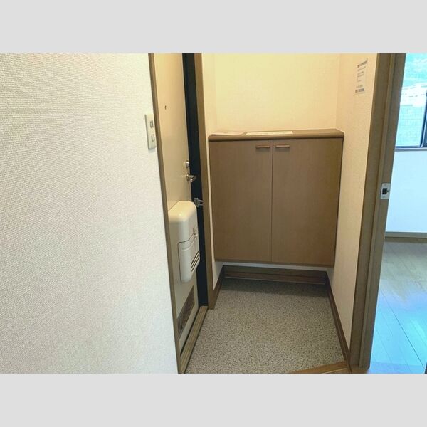 サンヒルズ西山　ABCC101号室 玄関