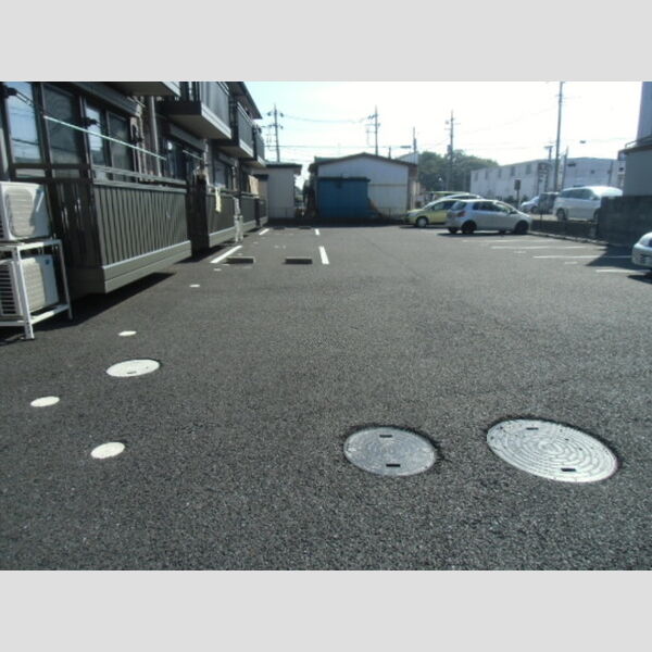 マミーパレス205号室 駐車場