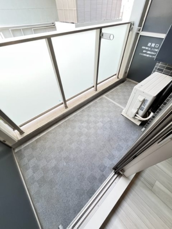 クロスレジデンス飯田橋2階 バルコニー