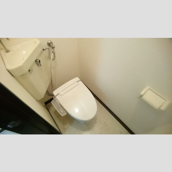 コーポ鈴木　B3号室 温水洗浄暖房便座トイレ