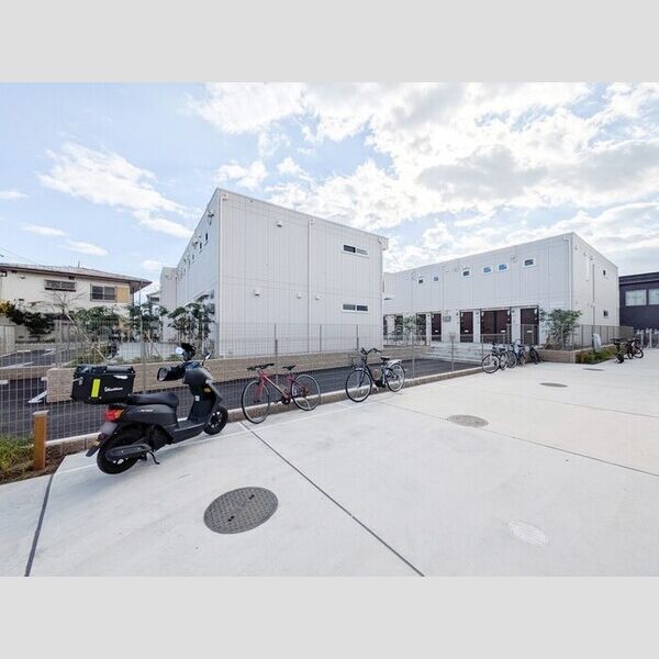 グラナーデ成城学園前A 駐輪場