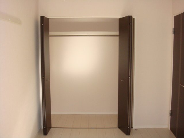 シエロ　パティオ 洋室　クローゼット