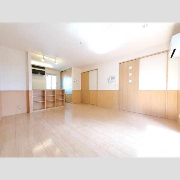 メゾン東山101号室 ※掃除前の写真です。