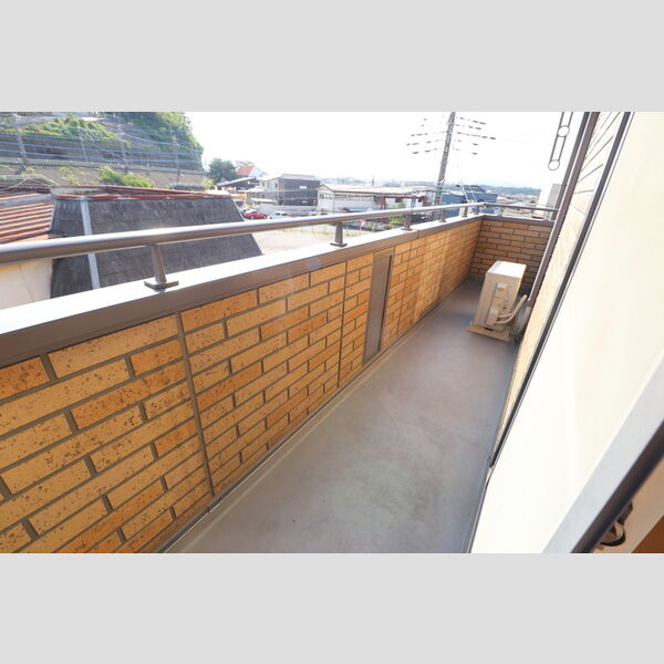 リビングタウン鍵山　C201号室 同建物別部屋の参考画像