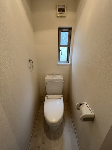 ＬＹＮＸ国領0103号室 トイレ