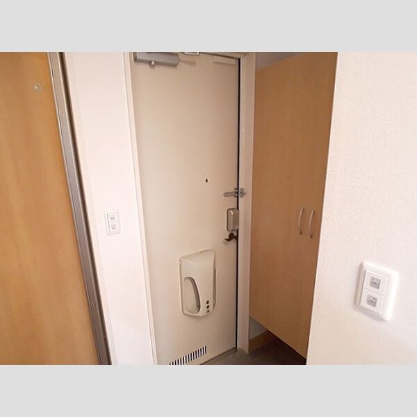 グレイスバレー永田東105号室 玄関