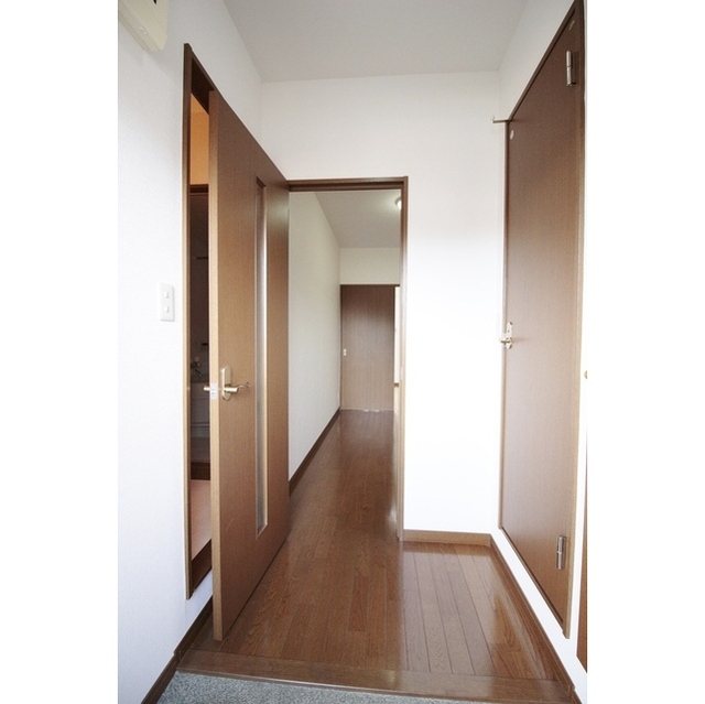 アンプルール フェール モンテ105号室 内観