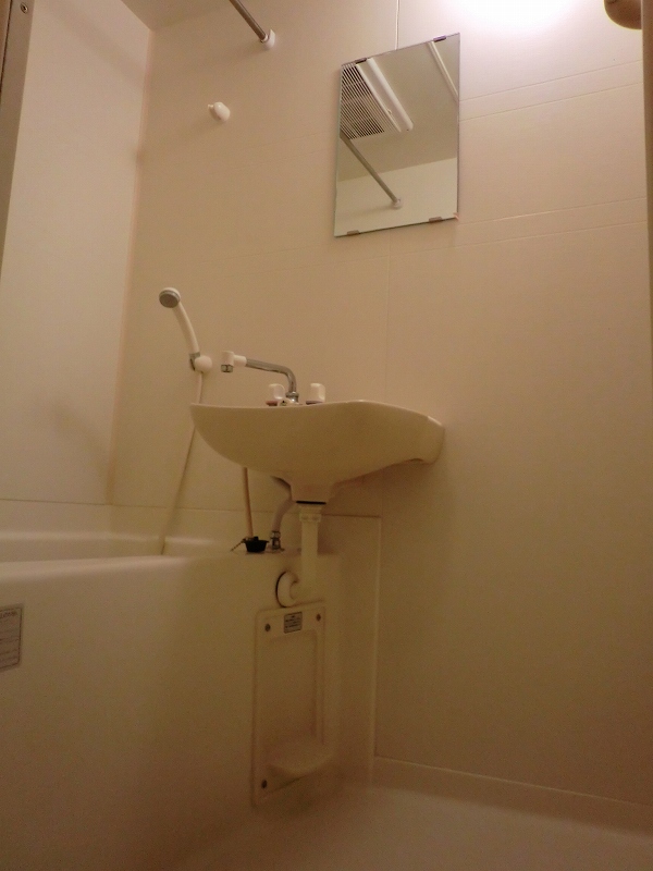 レオパレスグランドソレーユ・ジュン202号室 浴室換気乾燥機能付き