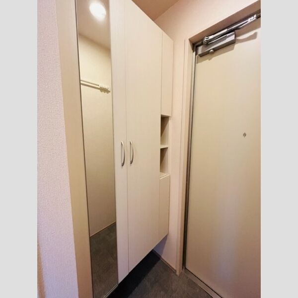 グランウェル202号室 玄関