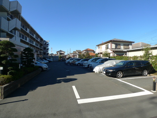 グランシャリオ誠治館0305号室 駐車場