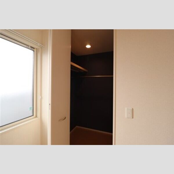 ウィルビューF106号室 ウォークインクローゼット