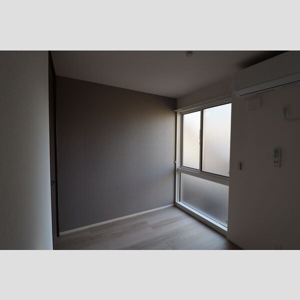 セレスティア白鳥209号室 洋室　約3.8帖