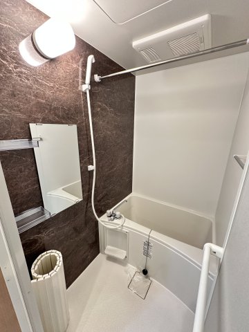 グランジュテ黄金町302号室 お風呂