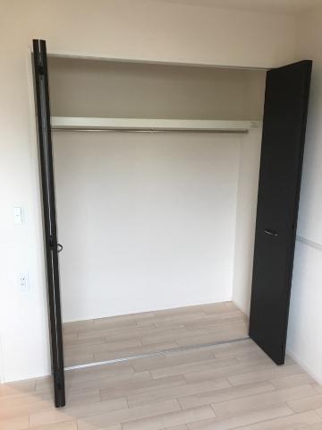 ルミナス　ヴィレッジ クローゼット