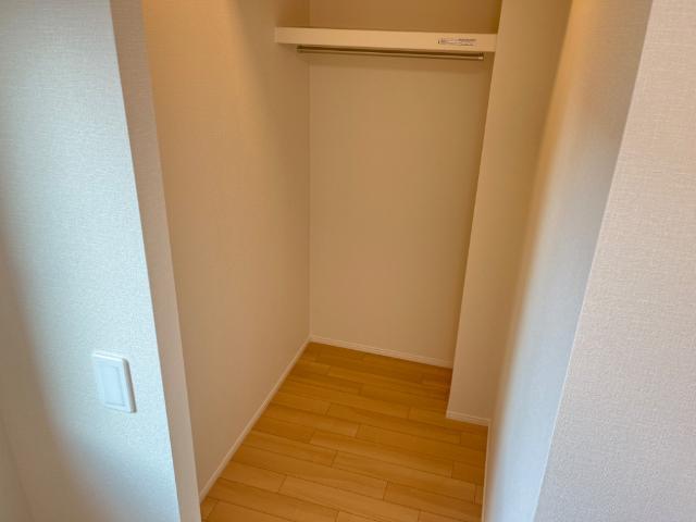 サウザンドリーフ203号室 ウォークインクローゼット