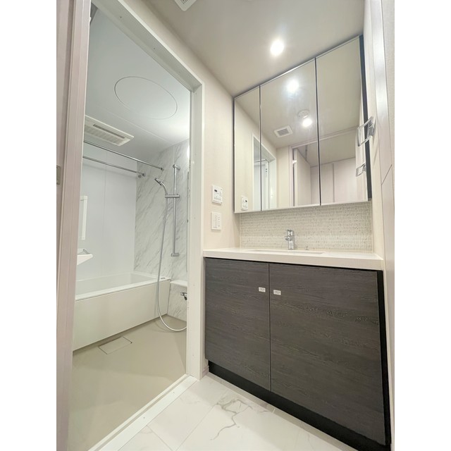 ザ・パークハビオＳＯＨＯ代々木公園203号室 同建物別部屋の参考画像