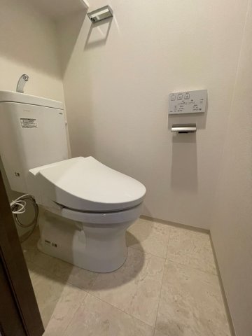 ガーラ・ステーション川崎久地5階 落ち着いたトイレです