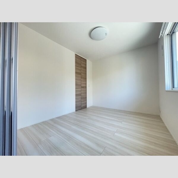 エクセレンテ303号室 洋室