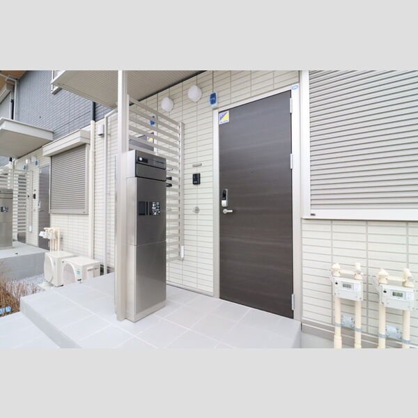 CLASSEUM桶川泉　Ⅲ101号室 玄関外側