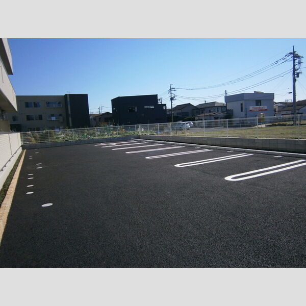 グランドネス 駐車場