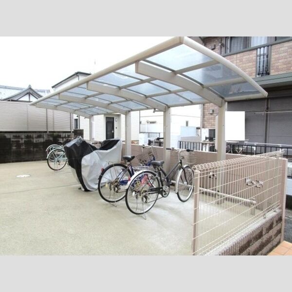 メゾン・ド・サンセール10番館・11番館　11番館 駐輪場