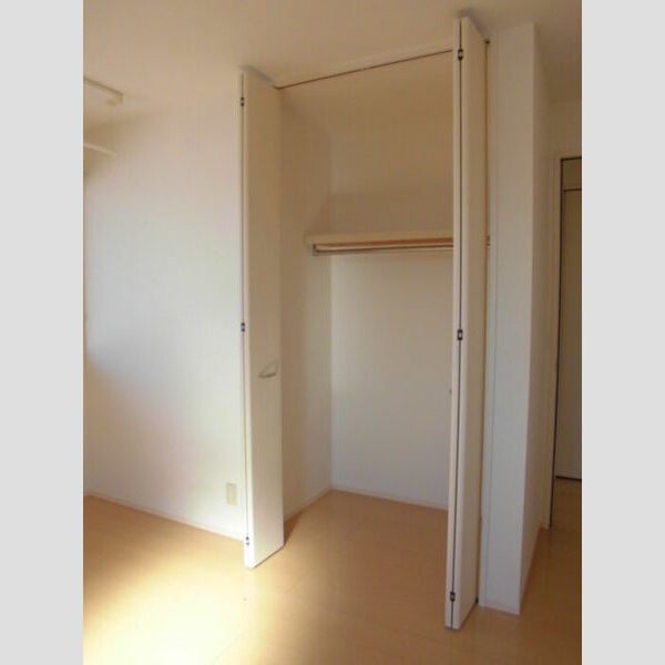 MODAN COURT 和 クローゼット(洋室6.5帖)