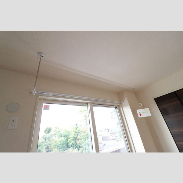 メルヴェイユおおたかの森Ⅱ201号室 室内物干し