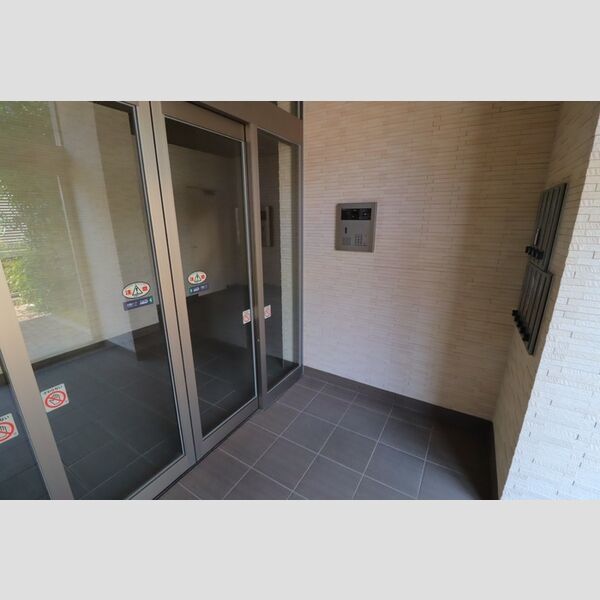 エスト・レザン　Ⅱ エントランス