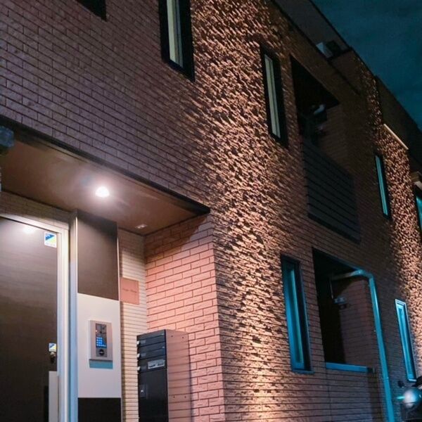 ノーバヤ　カナヤ101号室 夜外観