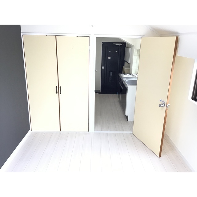 ヒルズ白楽Ⅰ301号室 リビング