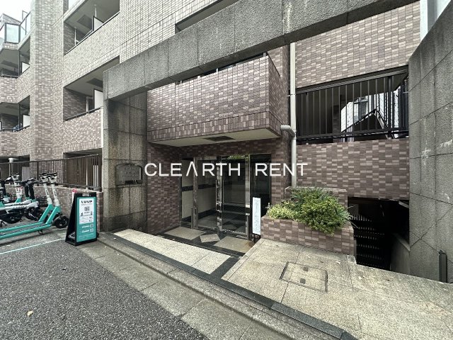 菱和パレス代々木公園1階 お洒落なエントランス