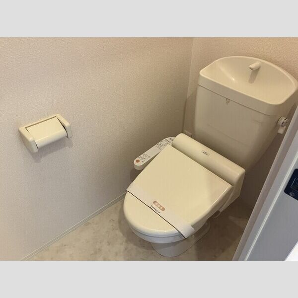 メゾンソレイユ205号室 温水洗浄暖房便座