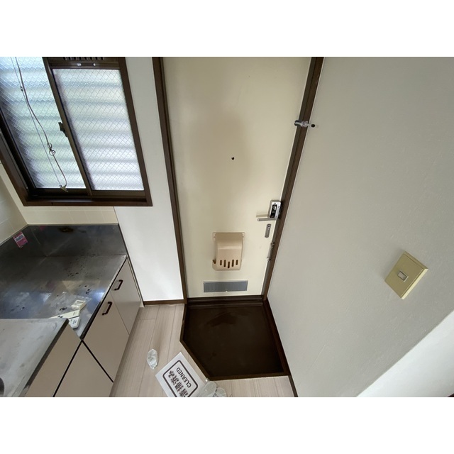 コスタル杉田203号室 玄関