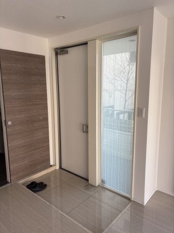 片瀬海岸３丁目戸建0001号室 玄関