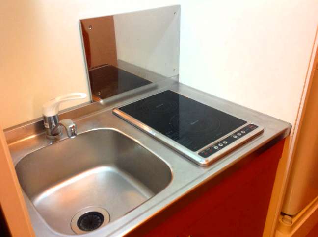 レオパレスＳＵＮＲＯＯＭ201号室 電気コンロ付き♪