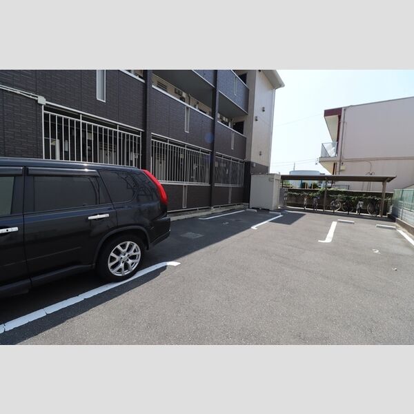 ヴェルデカーサ 駐車場