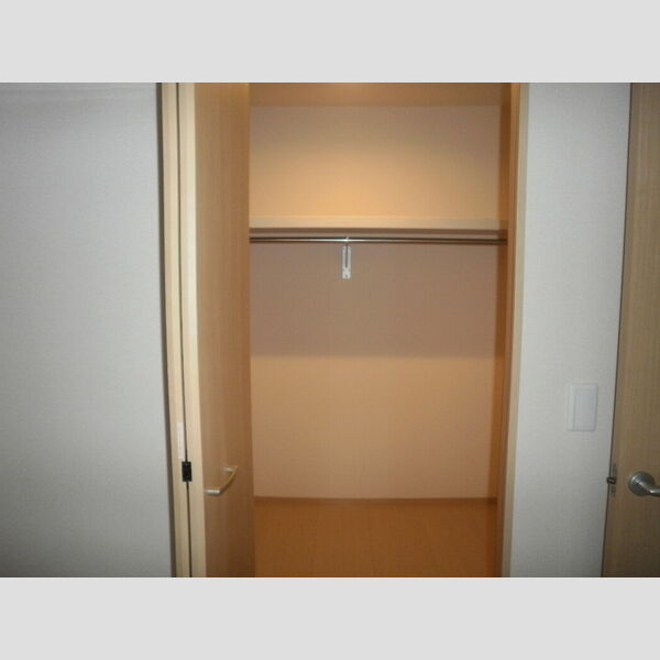 マロン シャトー　A 二階洋室　ウォークインクローゼット