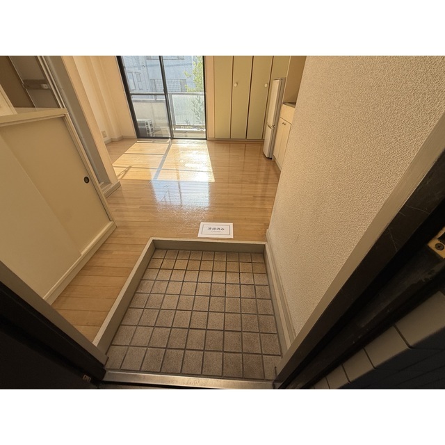 Rグレイスヒガシヤマ204号室 玄関