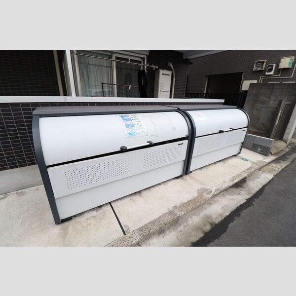 ニュートリノ要203号室 ゴミストッカー