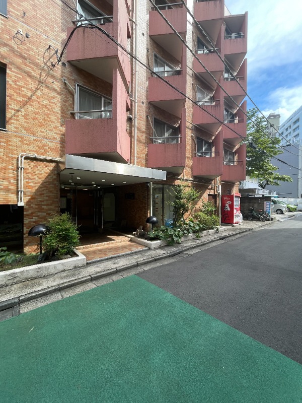 ウエストサイド新宿御苑の外観画像