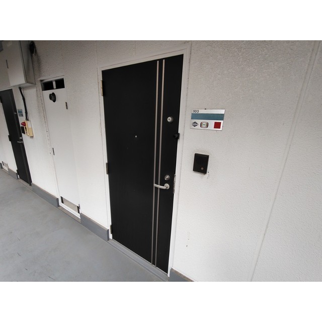 パワーク調布103号室 玄関