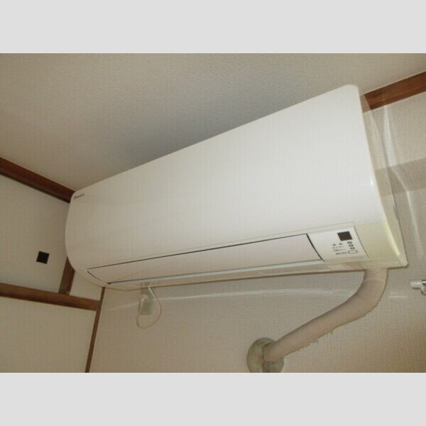 第二吉岡ビル エアコン(洋室)