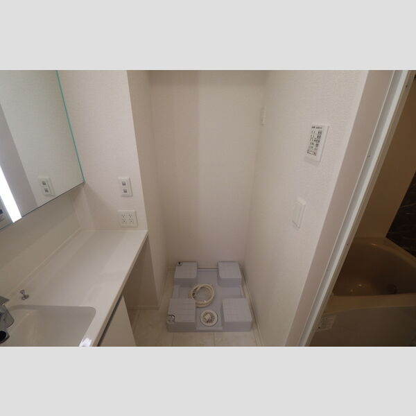 D Paina 旭町102号室 室内洗濯機置き場