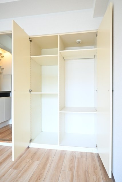 ナイスアーバンスピリッツ鶴見市場Ⅱ芦澤ビル3階 収納