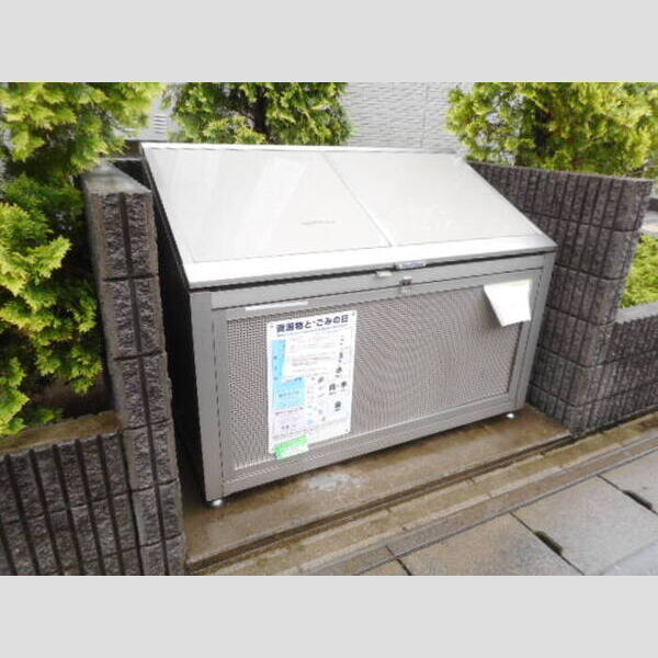 カーサ　ヴィバーチェ 入居者様専用ゴミストッカー