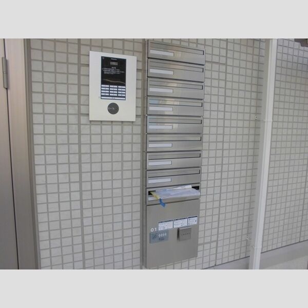 ソレイユM203号室 集合ポスト