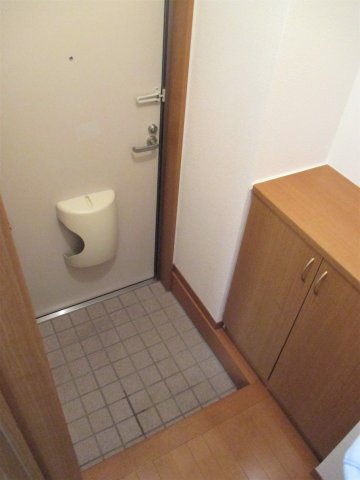 ウィング名越0104号室 玄関