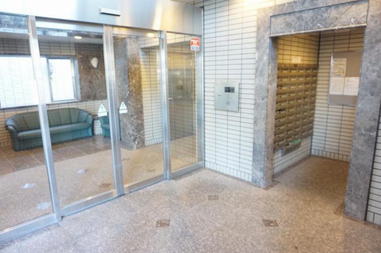 リバレイン(K-125)3階 エントランス