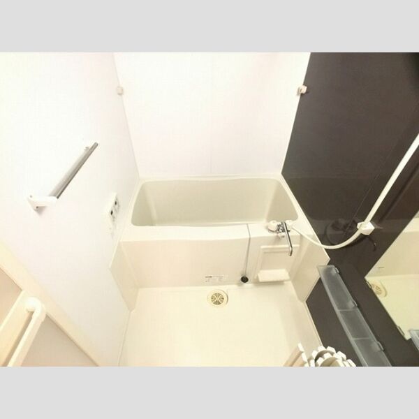 ラマージュⅡ203号室 浴室換気乾燥機付バスルーム