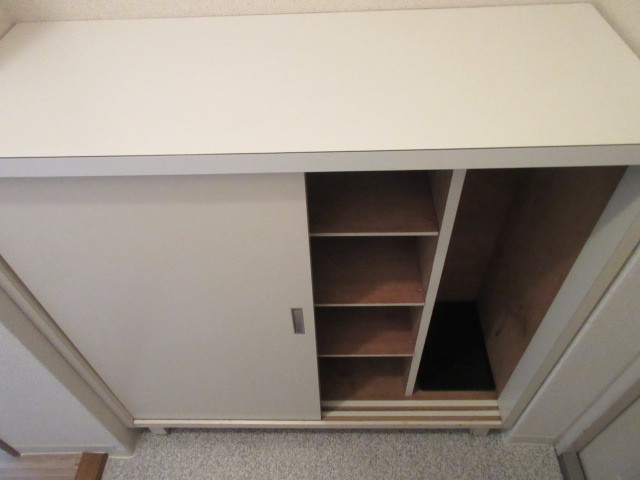 サニーホームズ 玄関